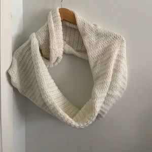 NWT abercrombie circle scarf